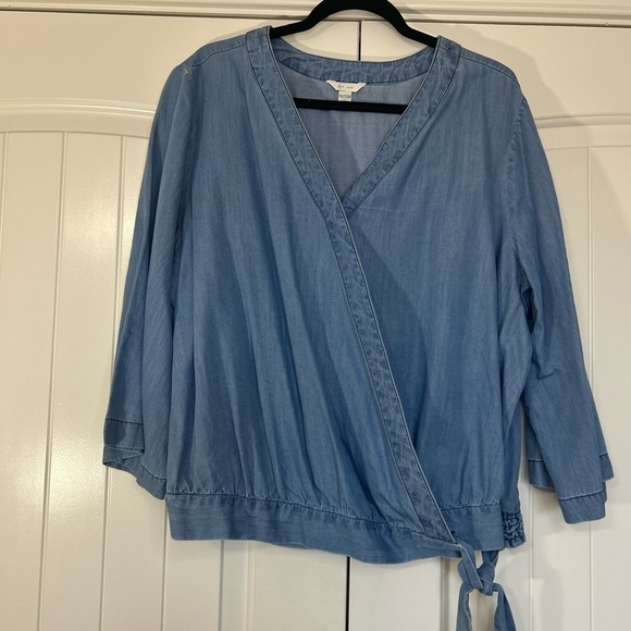 Cato Chambray/Denim Wrap Top with 3/4 Length Sleeves. Size 18. Slimming Design! - Picture 2 of 10
